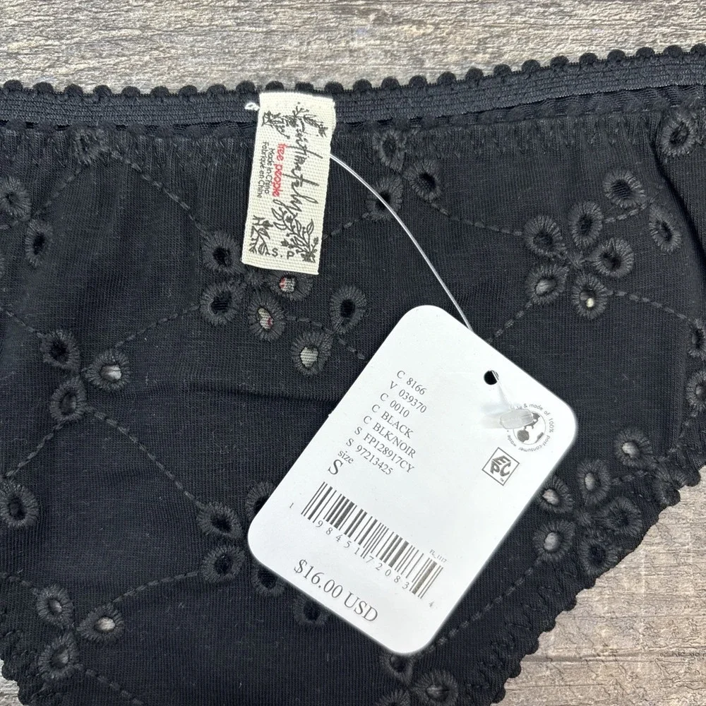 Free People Intimately Homegrown Thong Panties‎ Women's Small Black Eyelet Lace